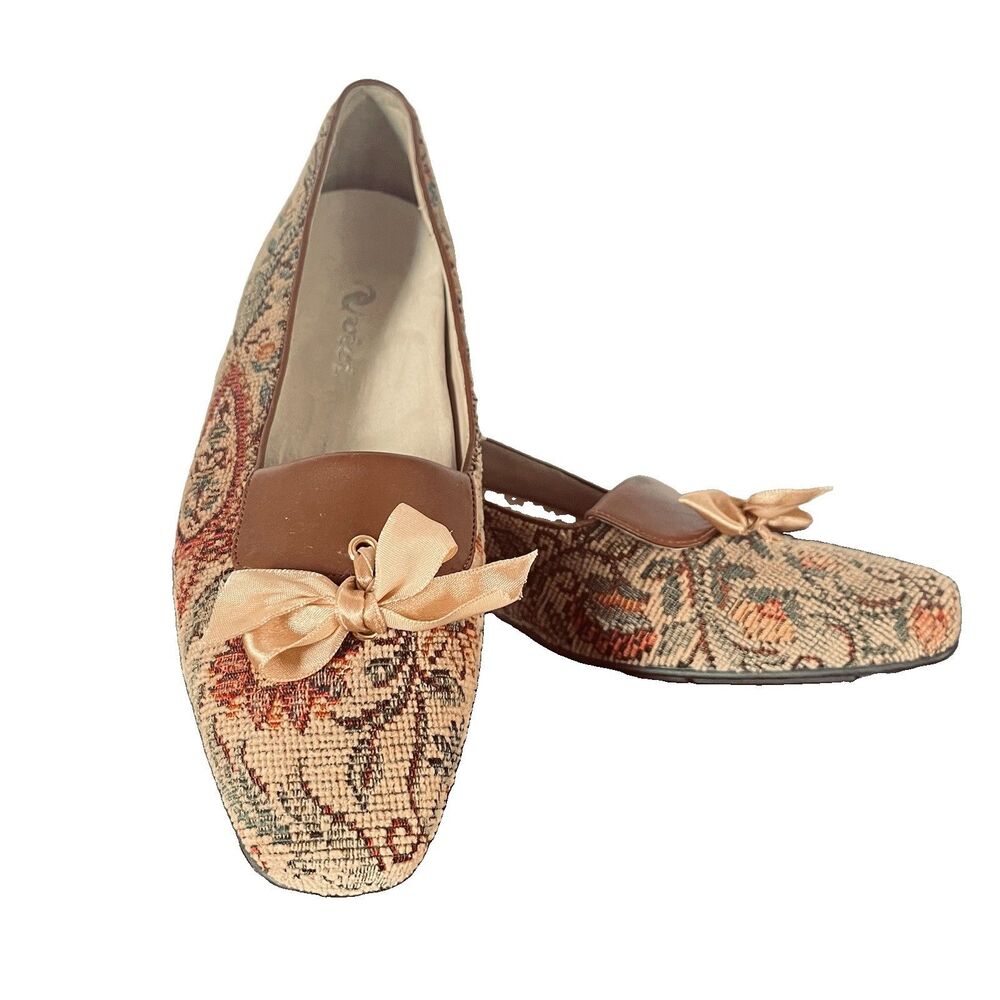 Vici Angela Women’s Tapestry Slip On loafers Ribbon Bow Accent Low Heel Size 9AA